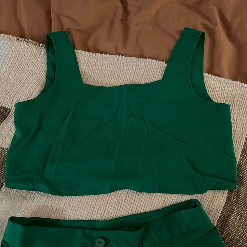 Matching emerald green linen set. Top and bottom never worn.